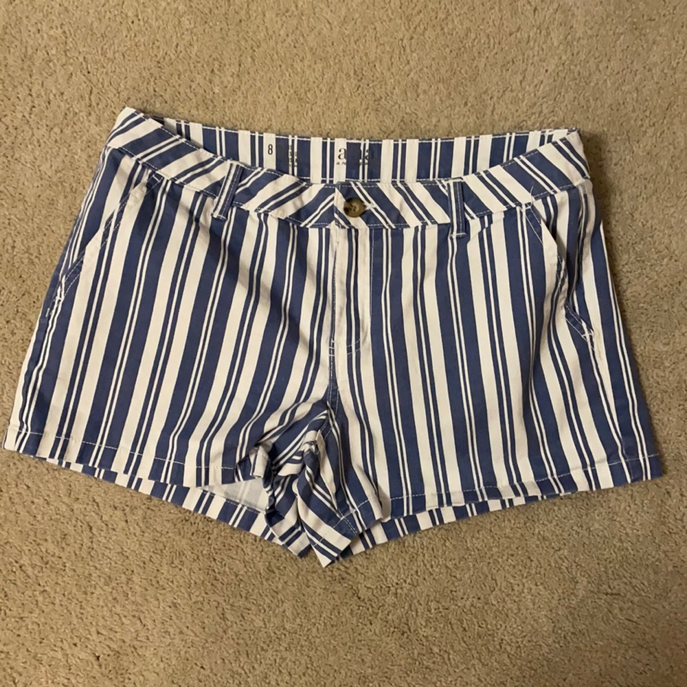 Women’s Size 8 Ana Brand Blue & White Shorts. 98% Cotton, 2% Spandex.